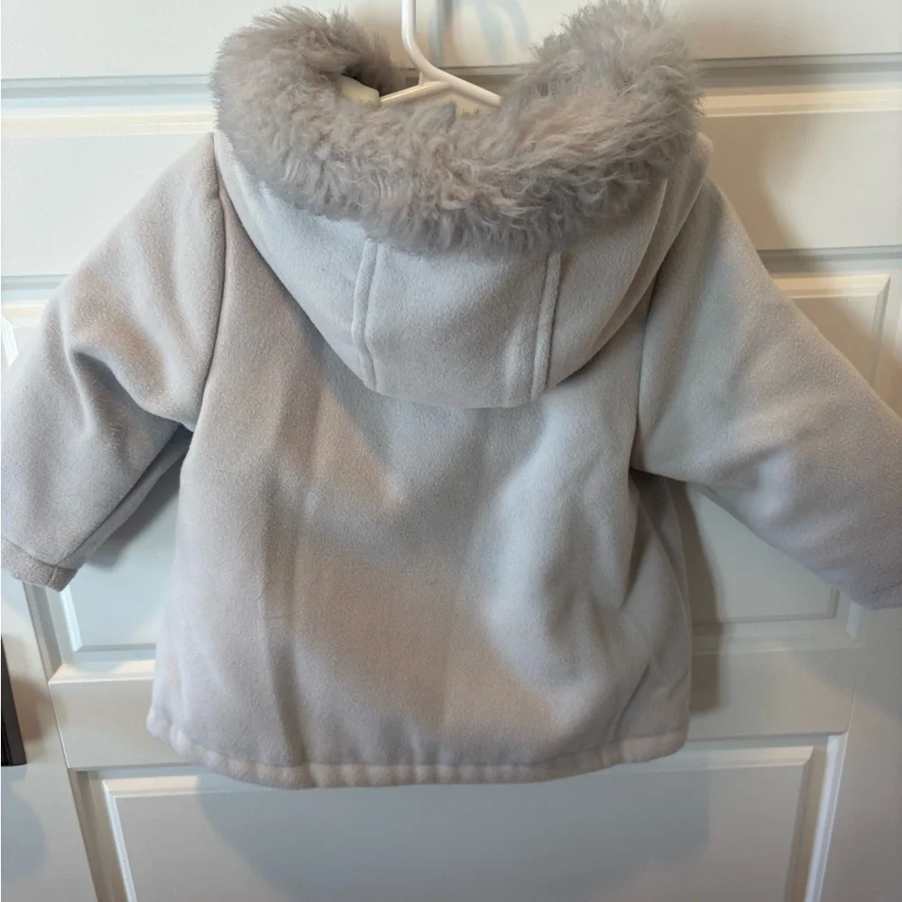 Carter’s Little Girls Grey Faux Fur Hooded Coat w/Toggle Buttons Size 18 M